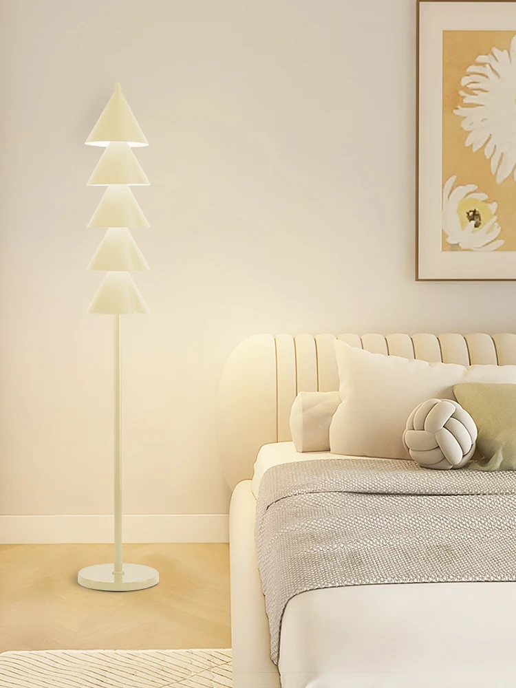 Lampada da Terra a Spettro Com - Sofas recensione e prezzo
